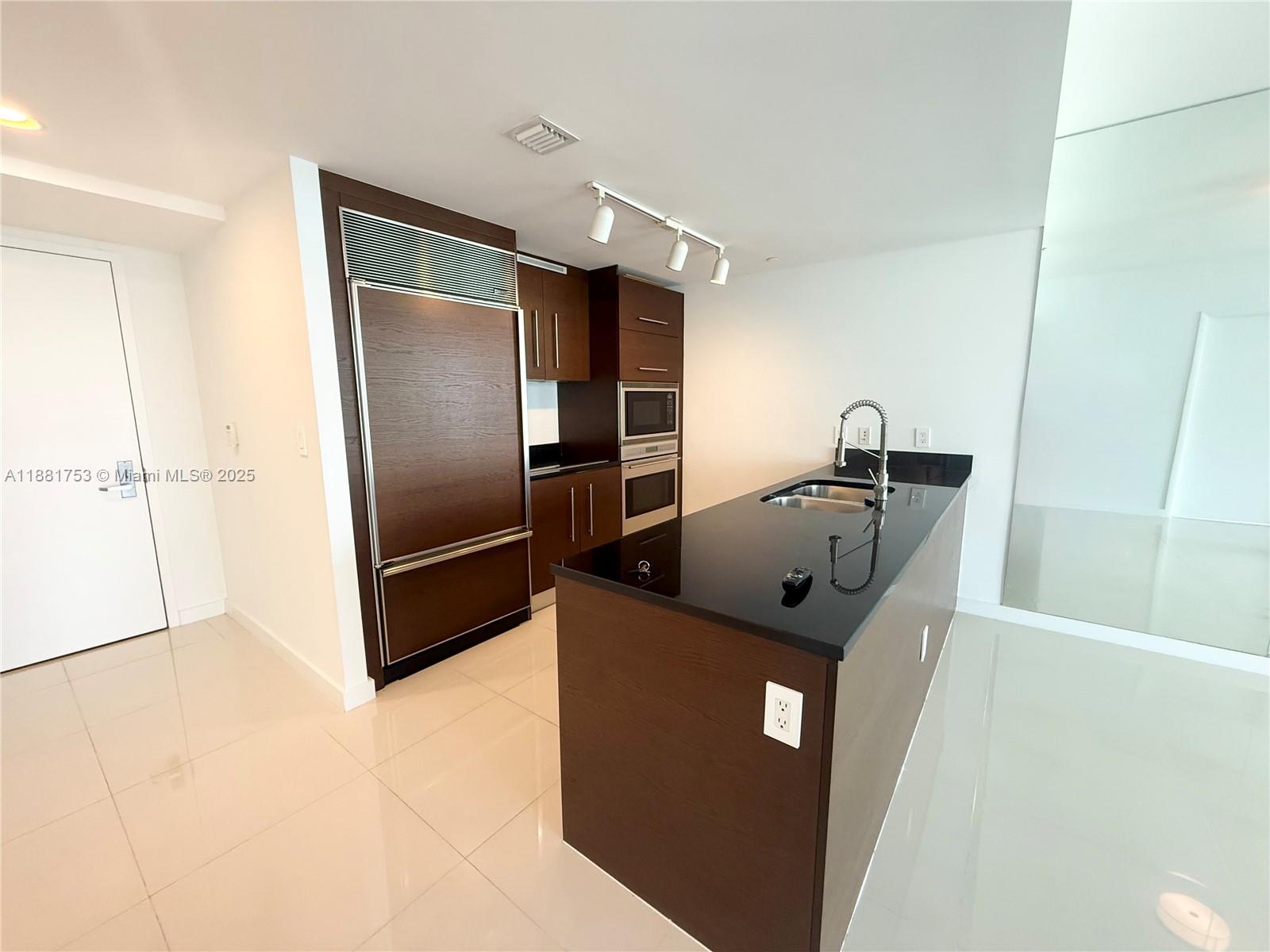 475 Brickell Ave # 4812