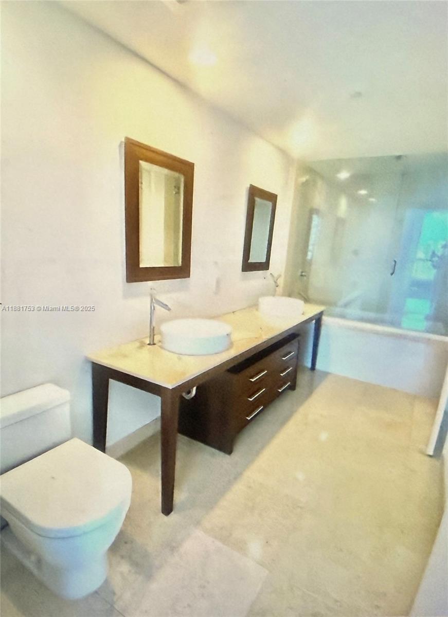 475 Brickell Ave # 4812