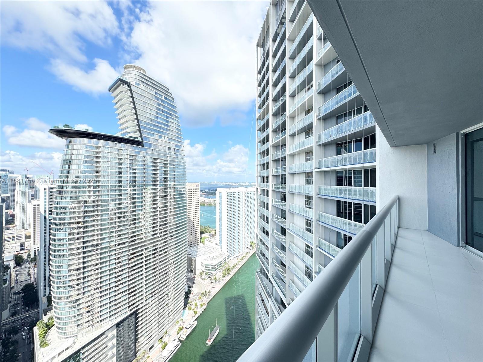 475 Brickell Ave # 4812