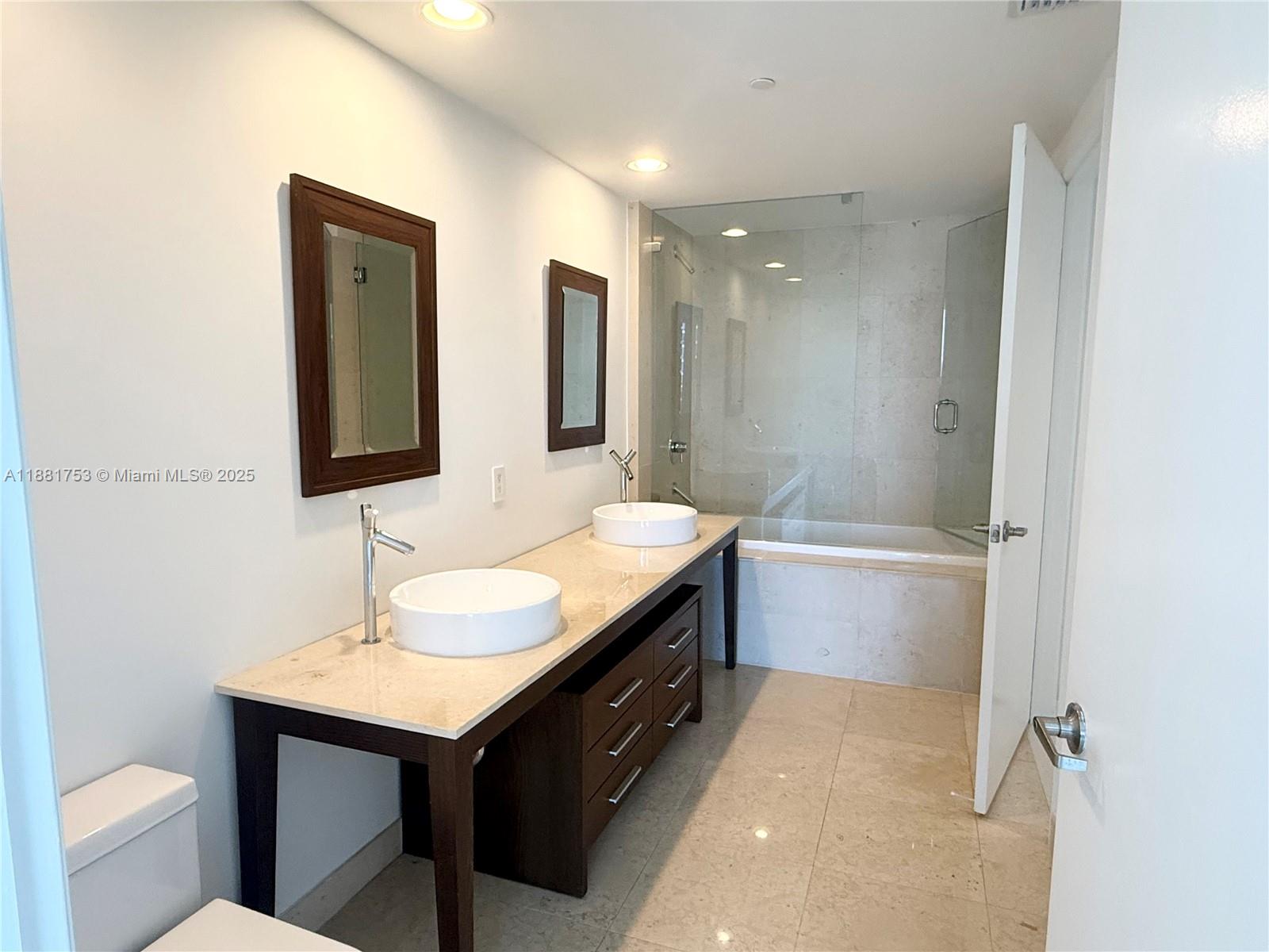 475 Brickell Ave # 4812
