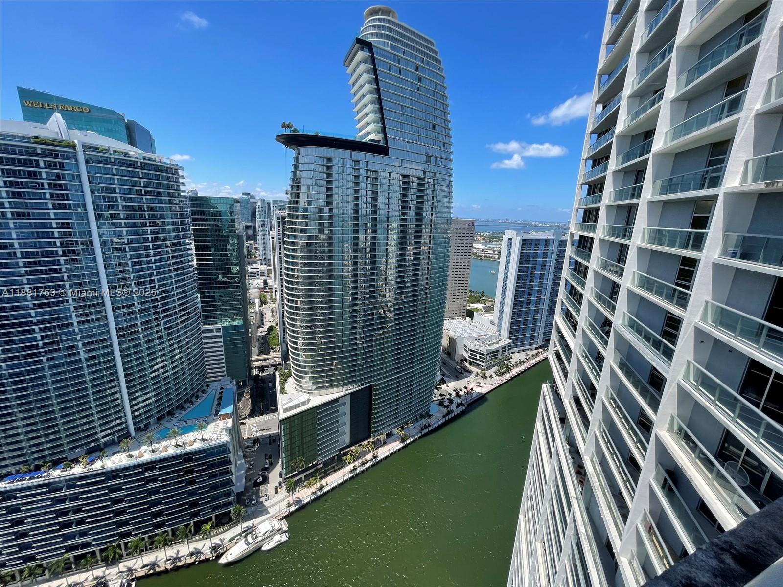 475 Brickell Ave # 4812