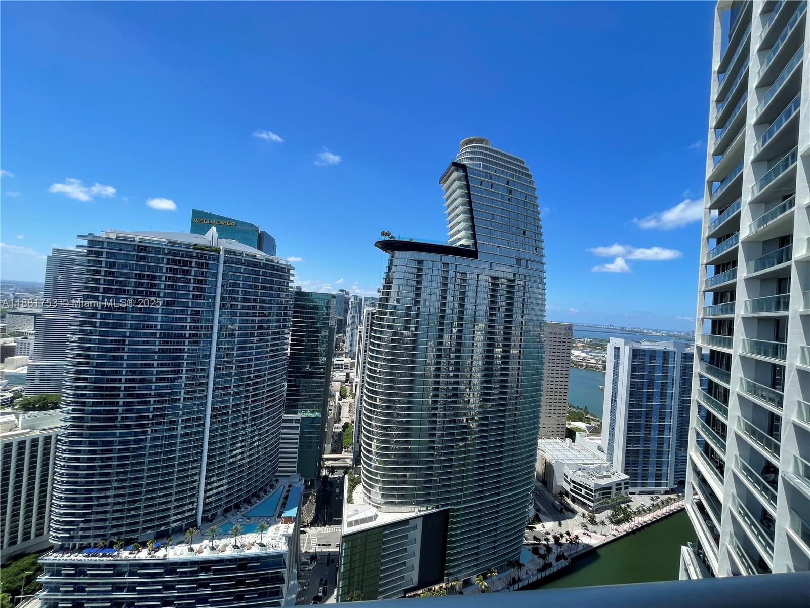 475 Brickell Ave # 4812