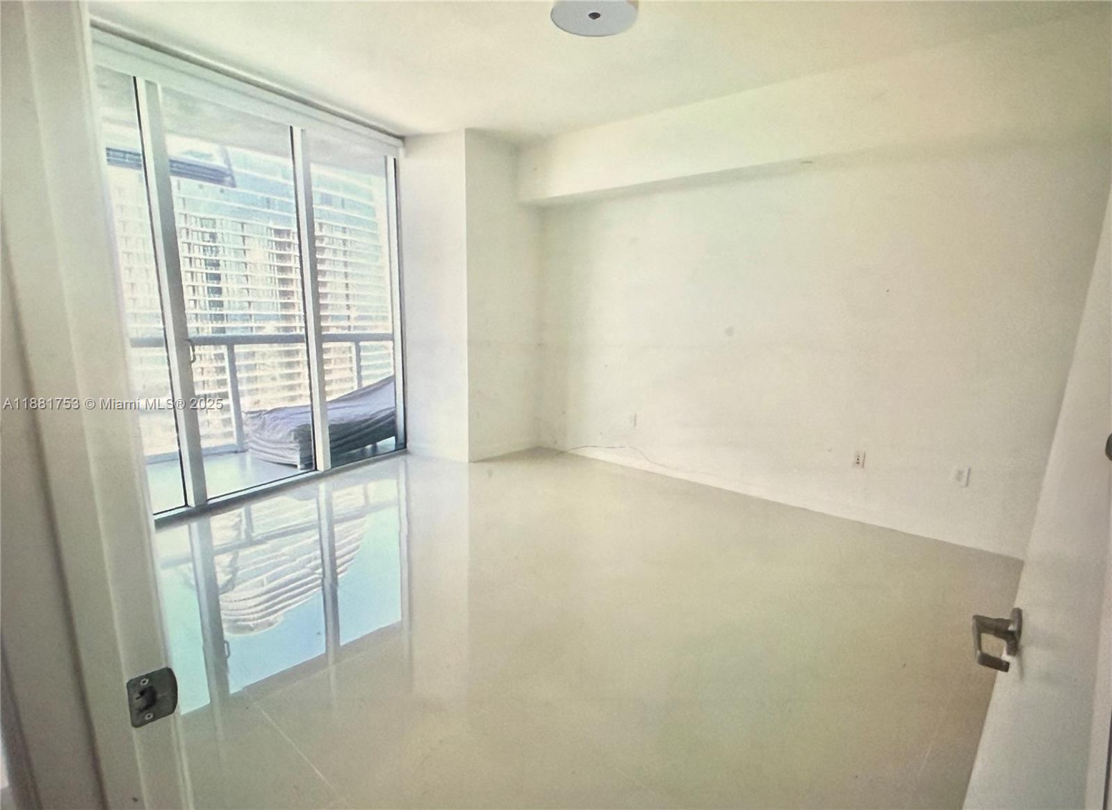 475 Brickell Ave # 4812