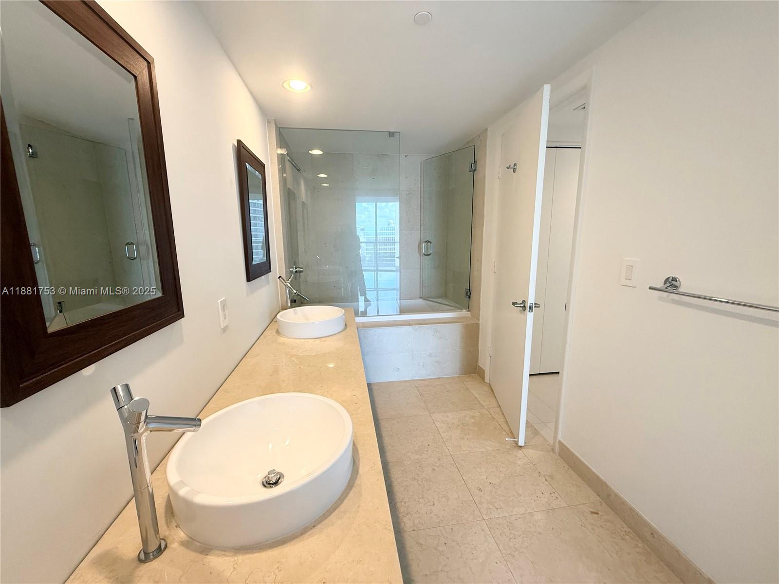 475 Brickell Ave # 4812