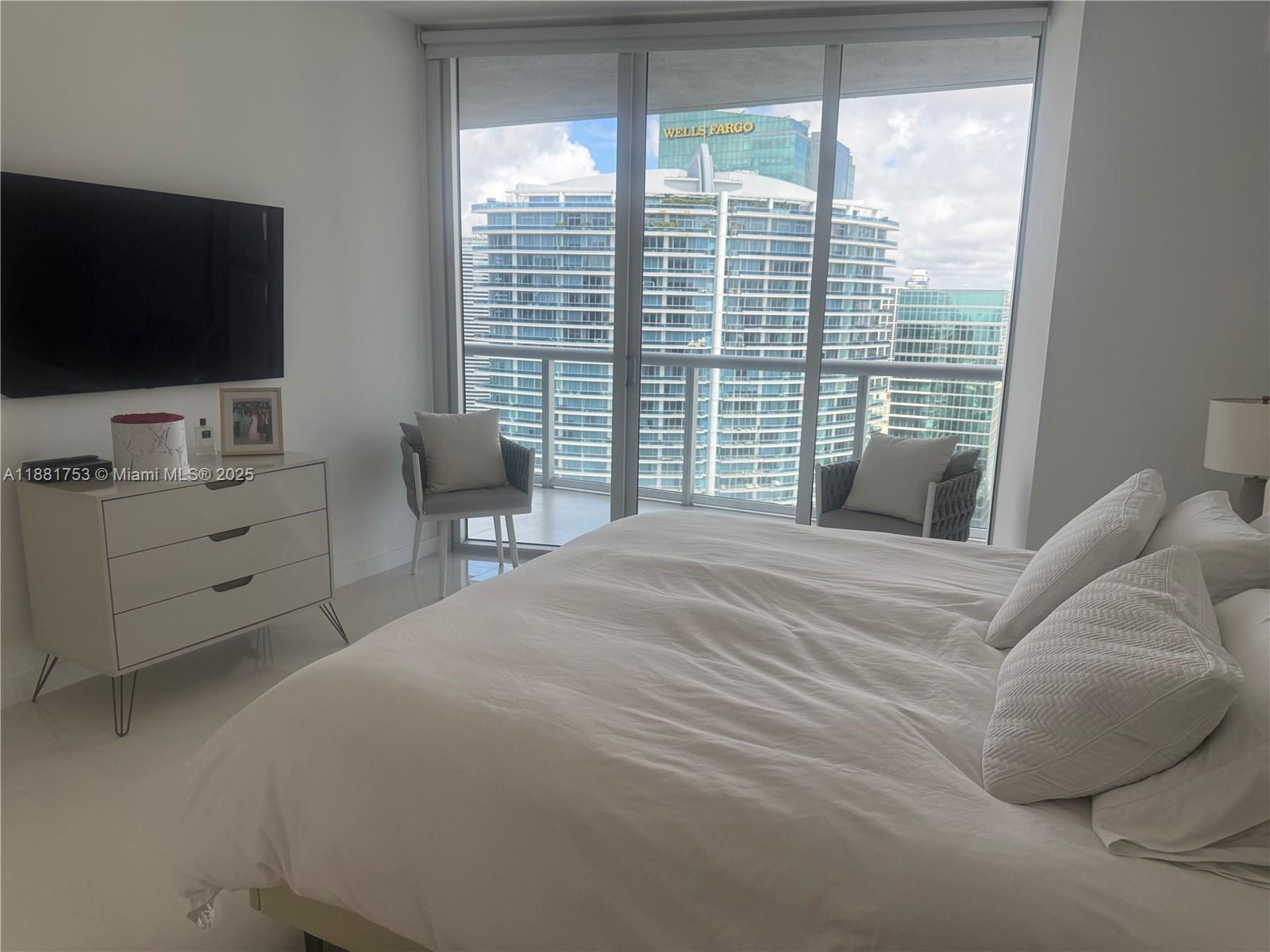 475 Brickell Ave # 4812