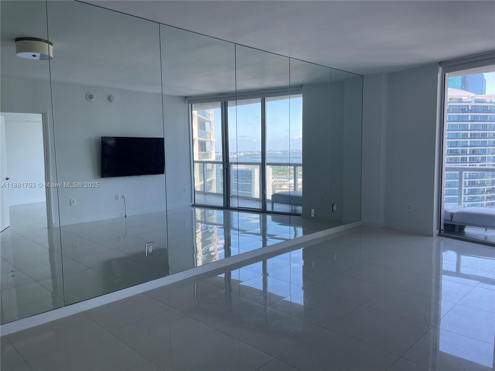 475 Brickell Ave # 4812