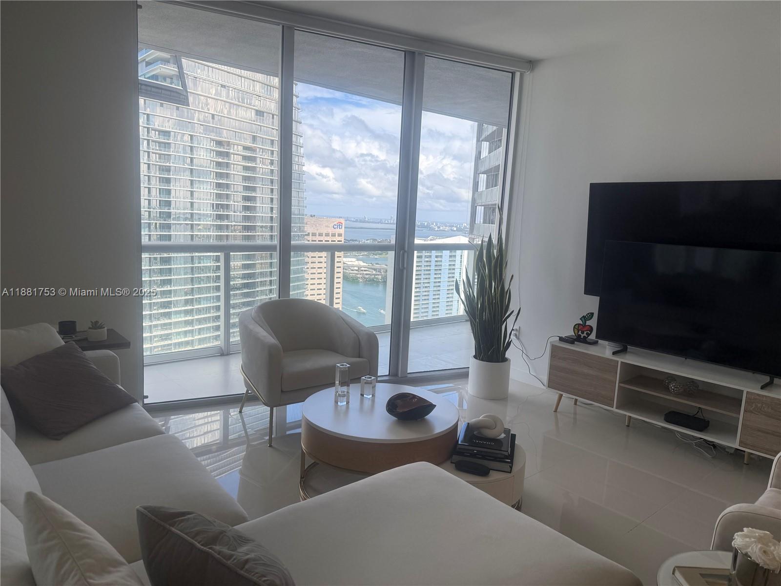 475 Brickell Ave # 4812
