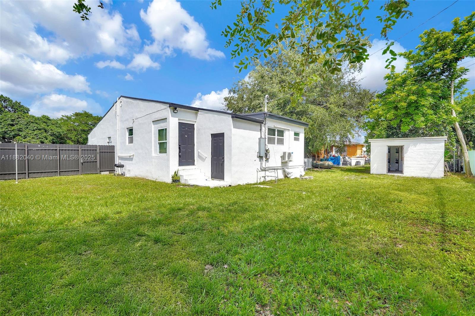 1090 NW 77th St