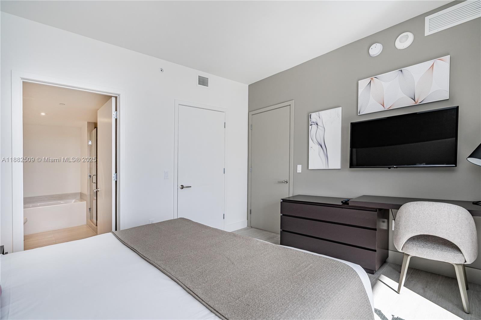 4010 S Ocean Dr # 2709