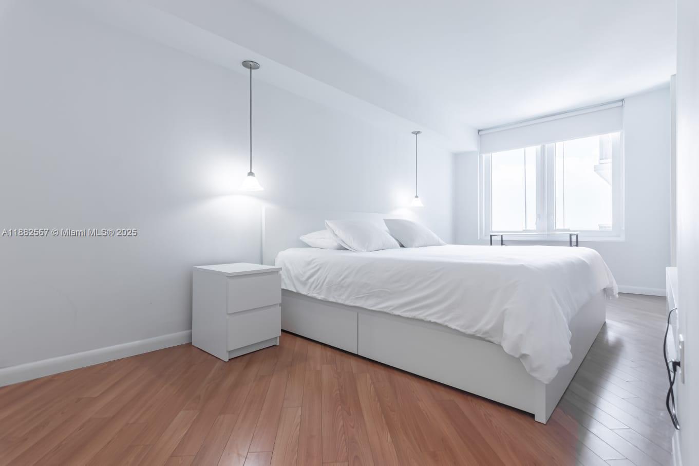 2301 Collins Ave # 1023