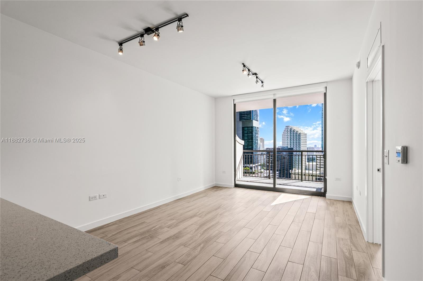 999 SW 1st Ave # 2208