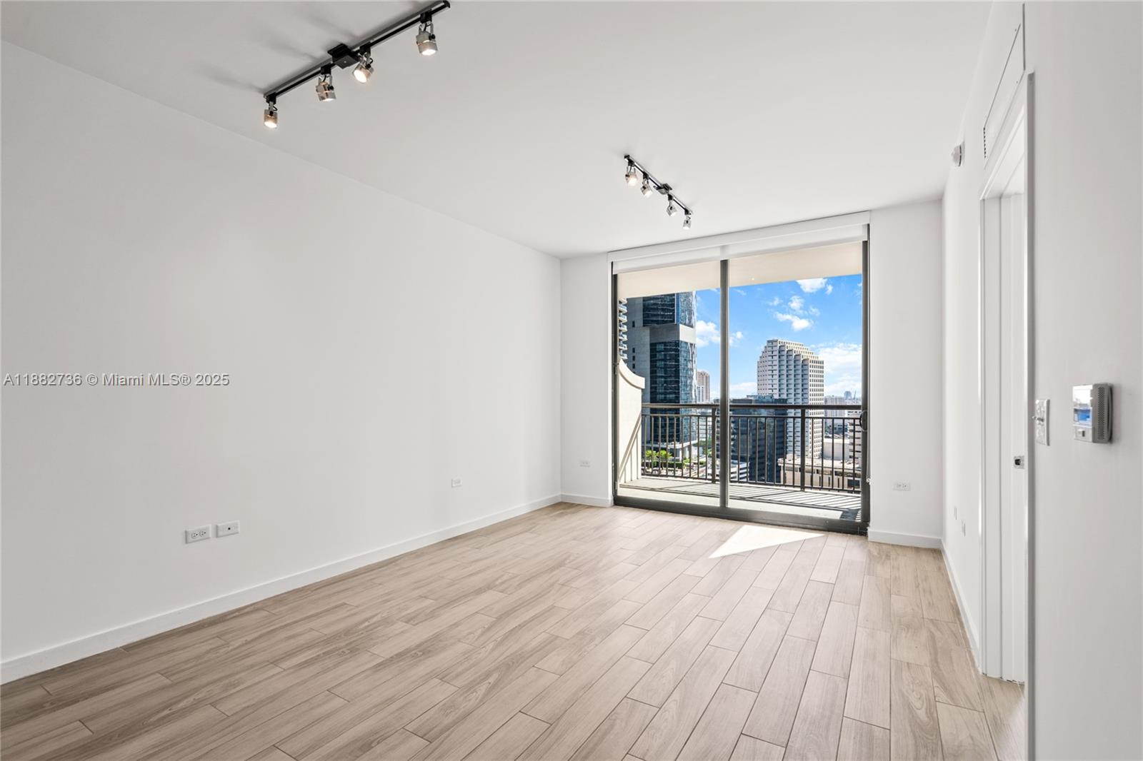 999 SW 1st Ave # 2208