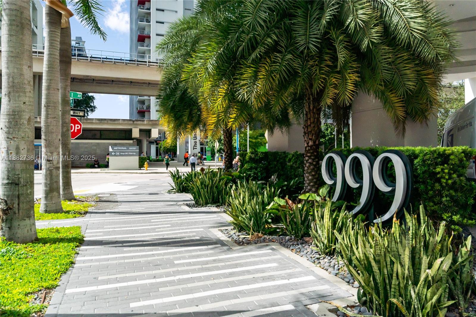 999 SW 1st Ave # 2208