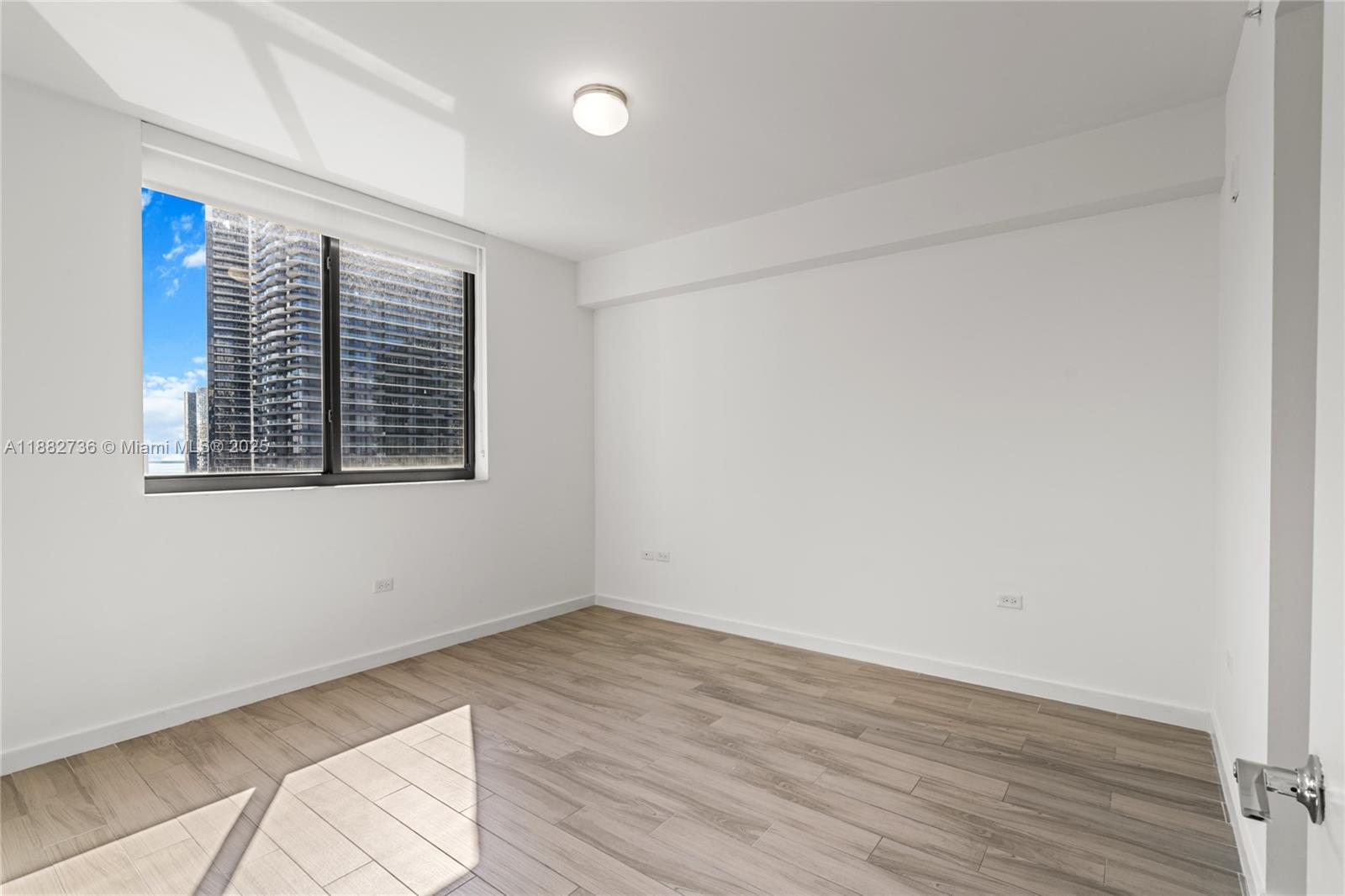 999 SW 1st Ave # 2208
