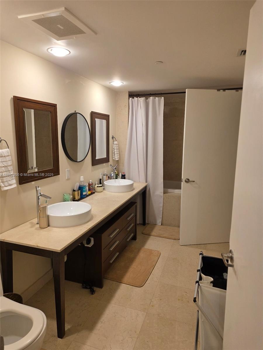 495 Brickell Ave # 707