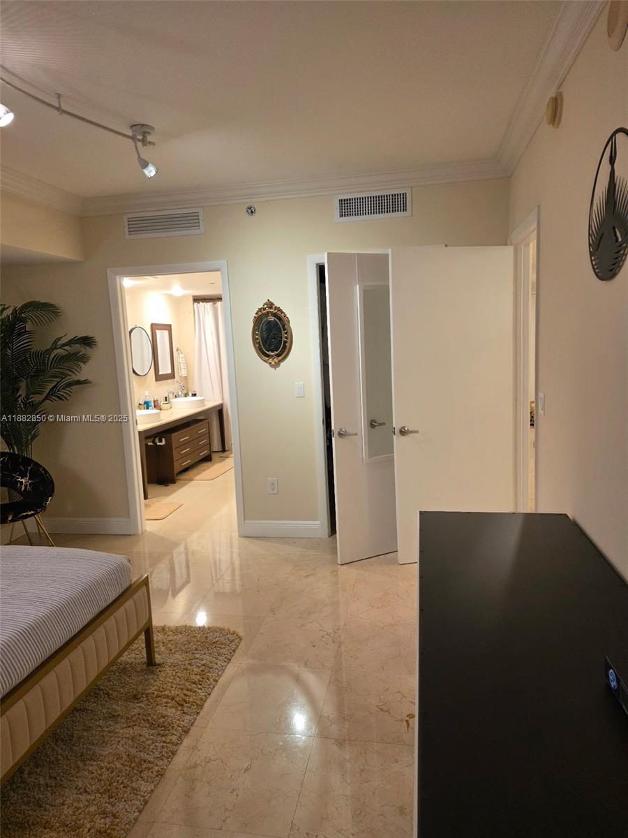 495 Brickell Ave # 707