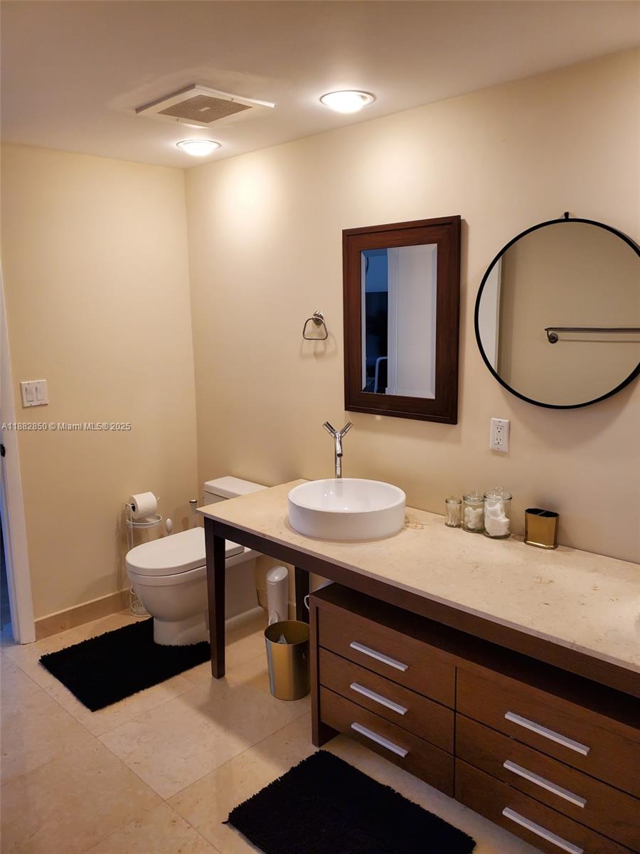 495 Brickell Ave # 707