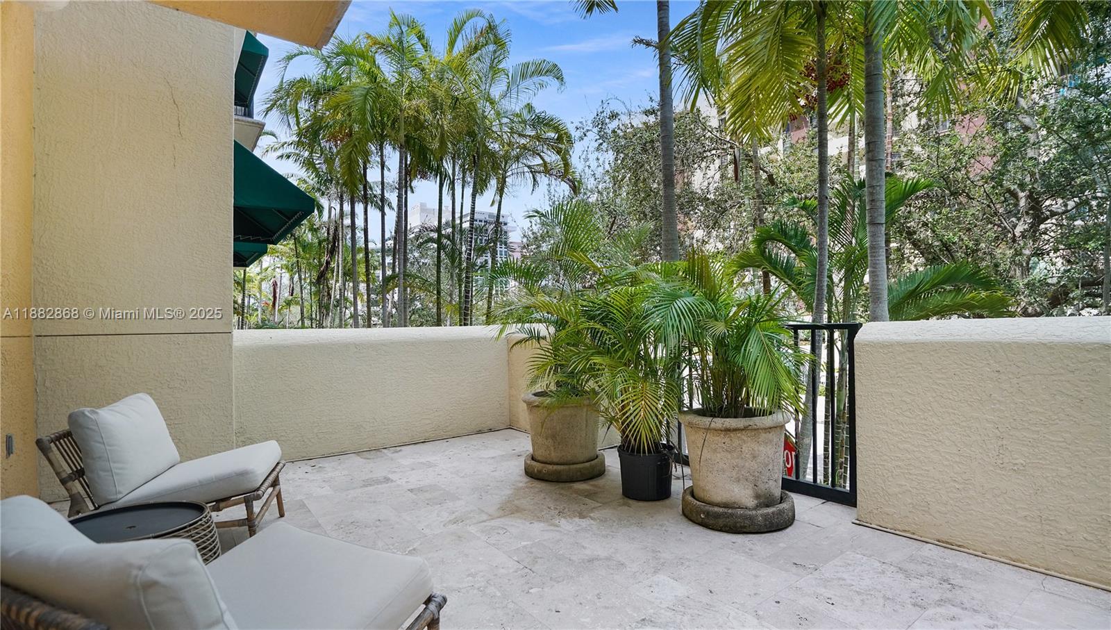 642 Valencia Ave # 207