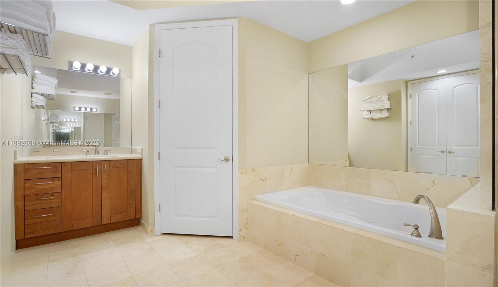 642 Valencia Ave # 207