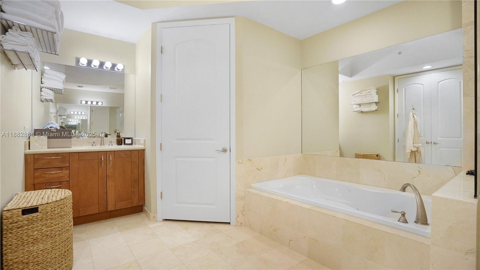 642 Valencia Ave # 207