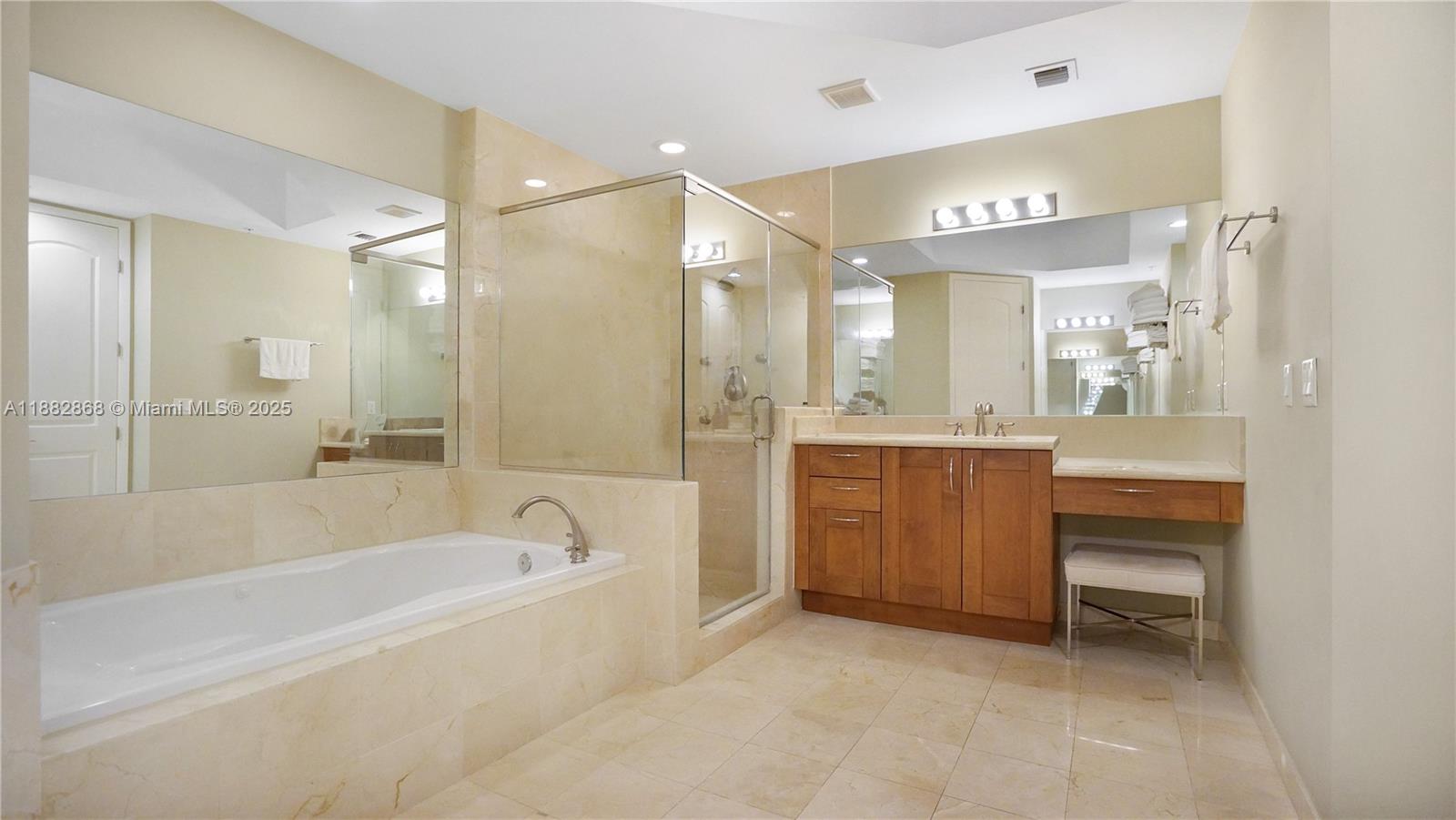 642 Valencia Ave # 207