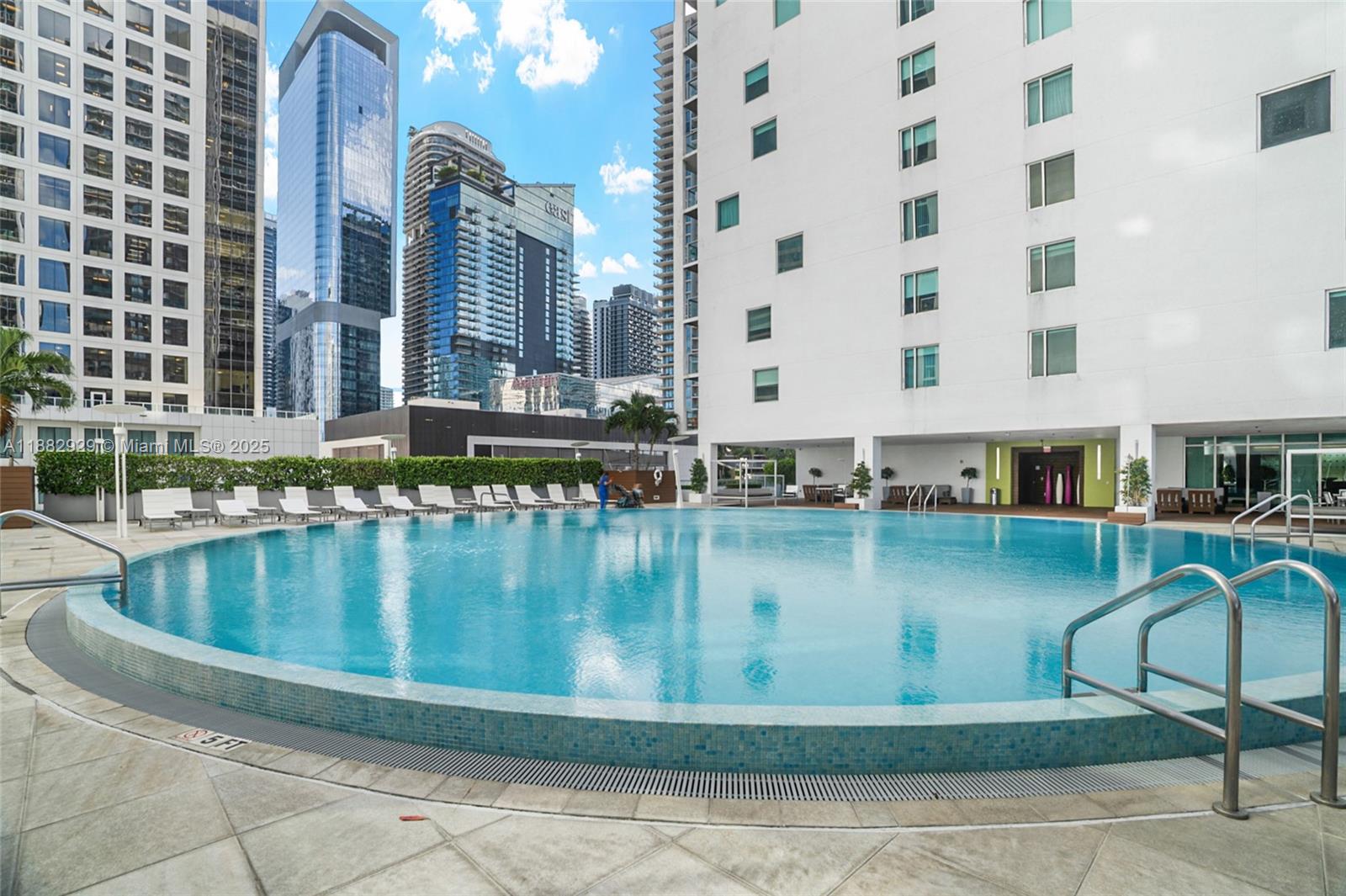 500 Brickell Ave # 1701