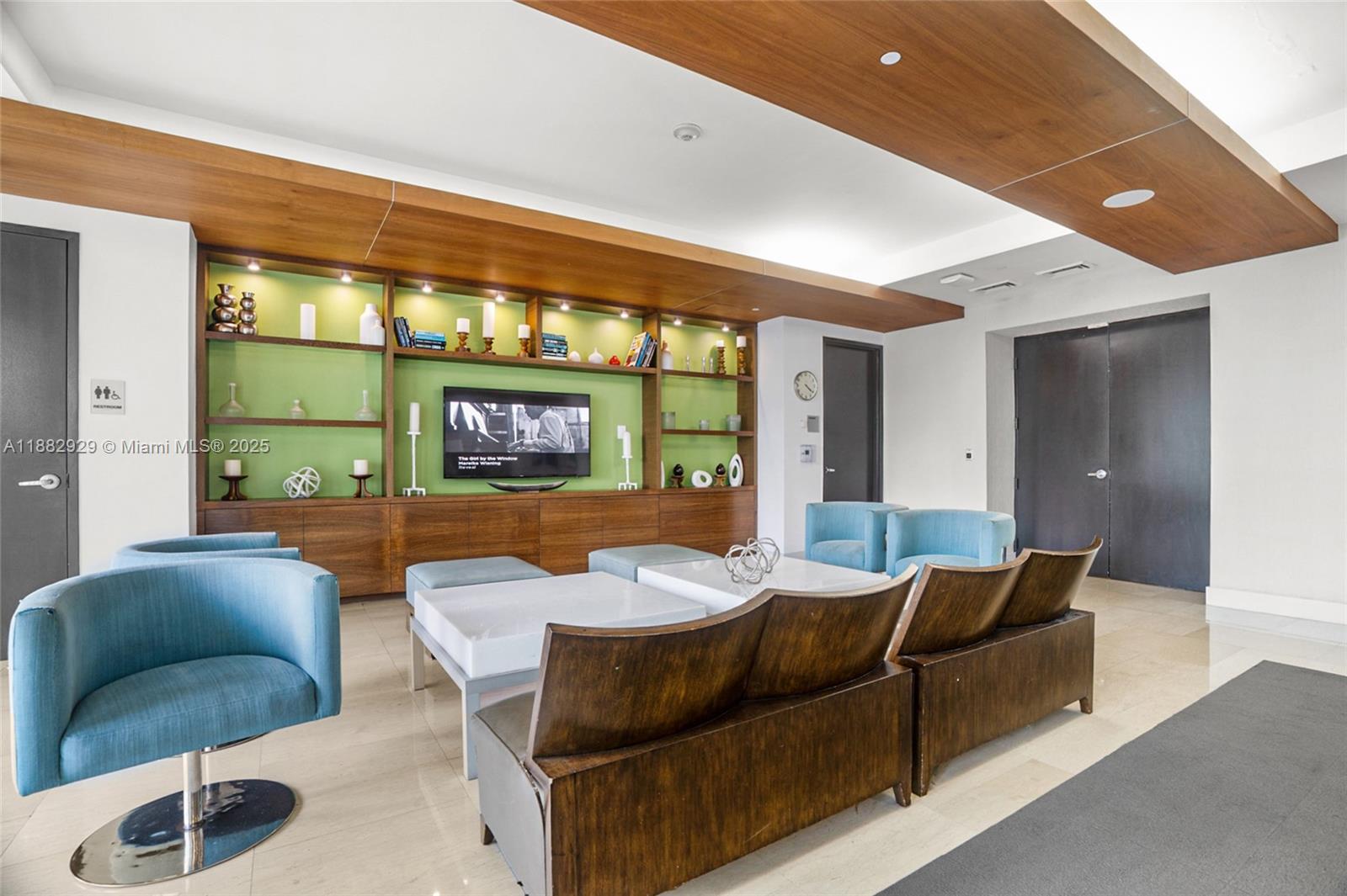 500 Brickell Ave # 1701