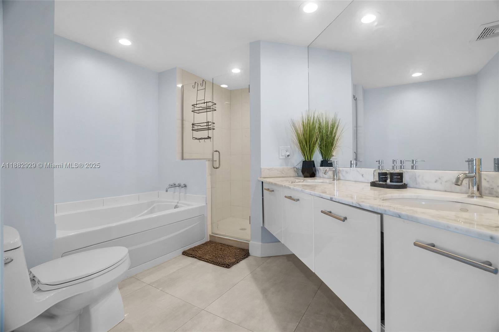 500 Brickell Ave # 1701