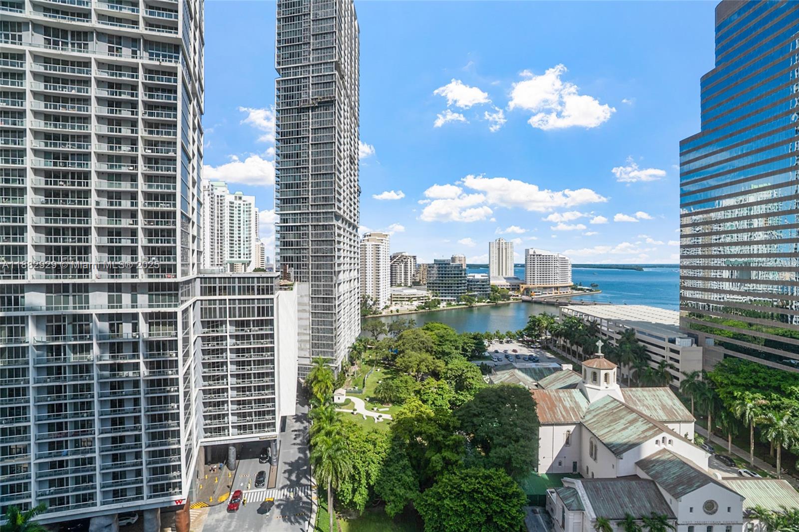 500 Brickell Ave # 1701