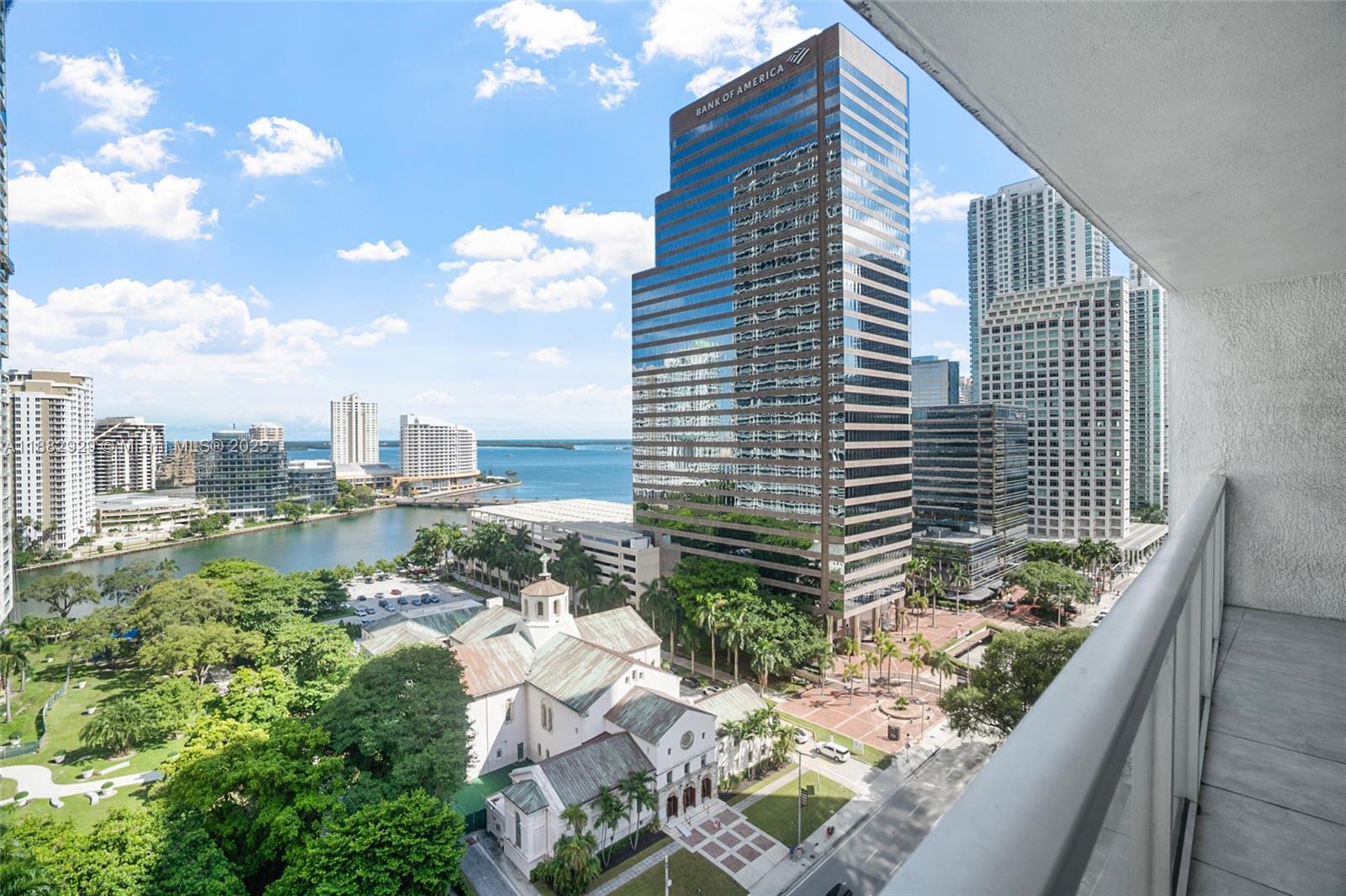 500 Brickell Ave # 1701