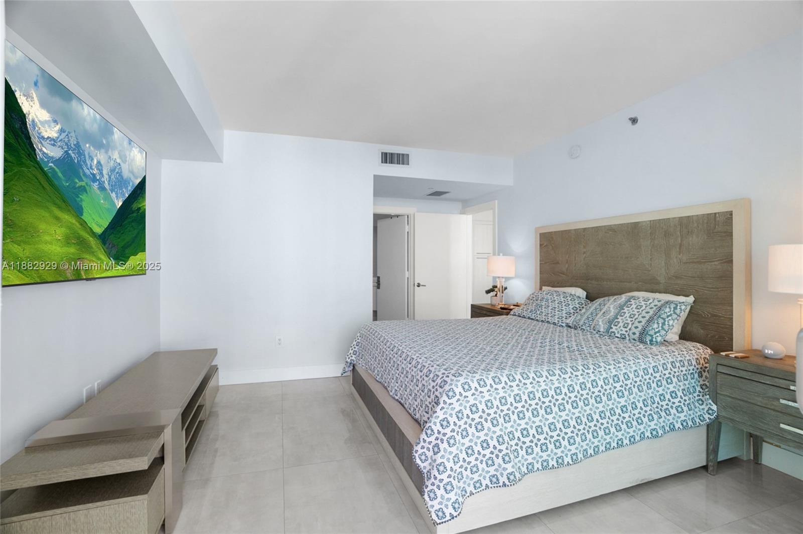 500 Brickell Ave # 1701