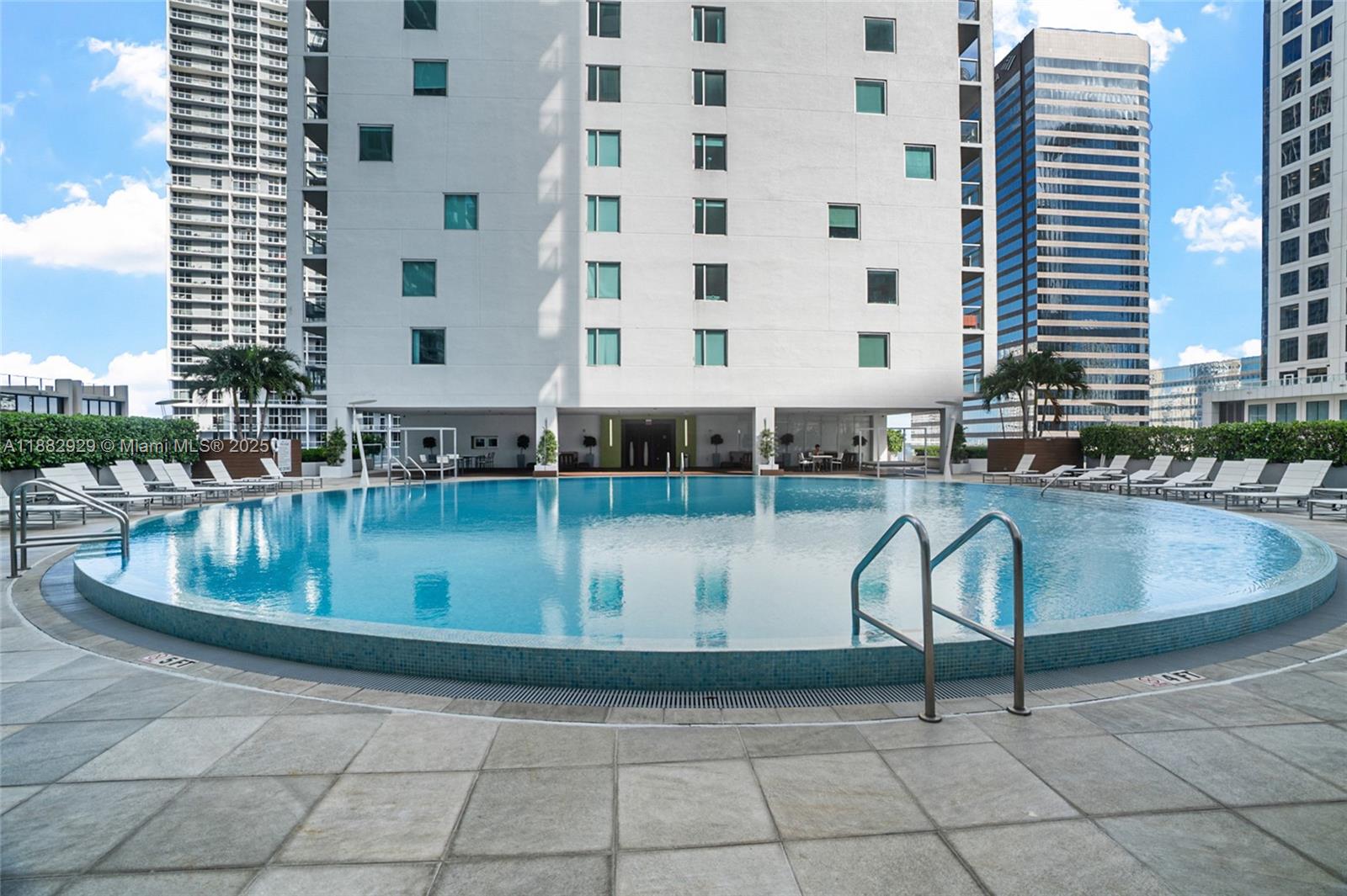 500 Brickell Ave # 1701