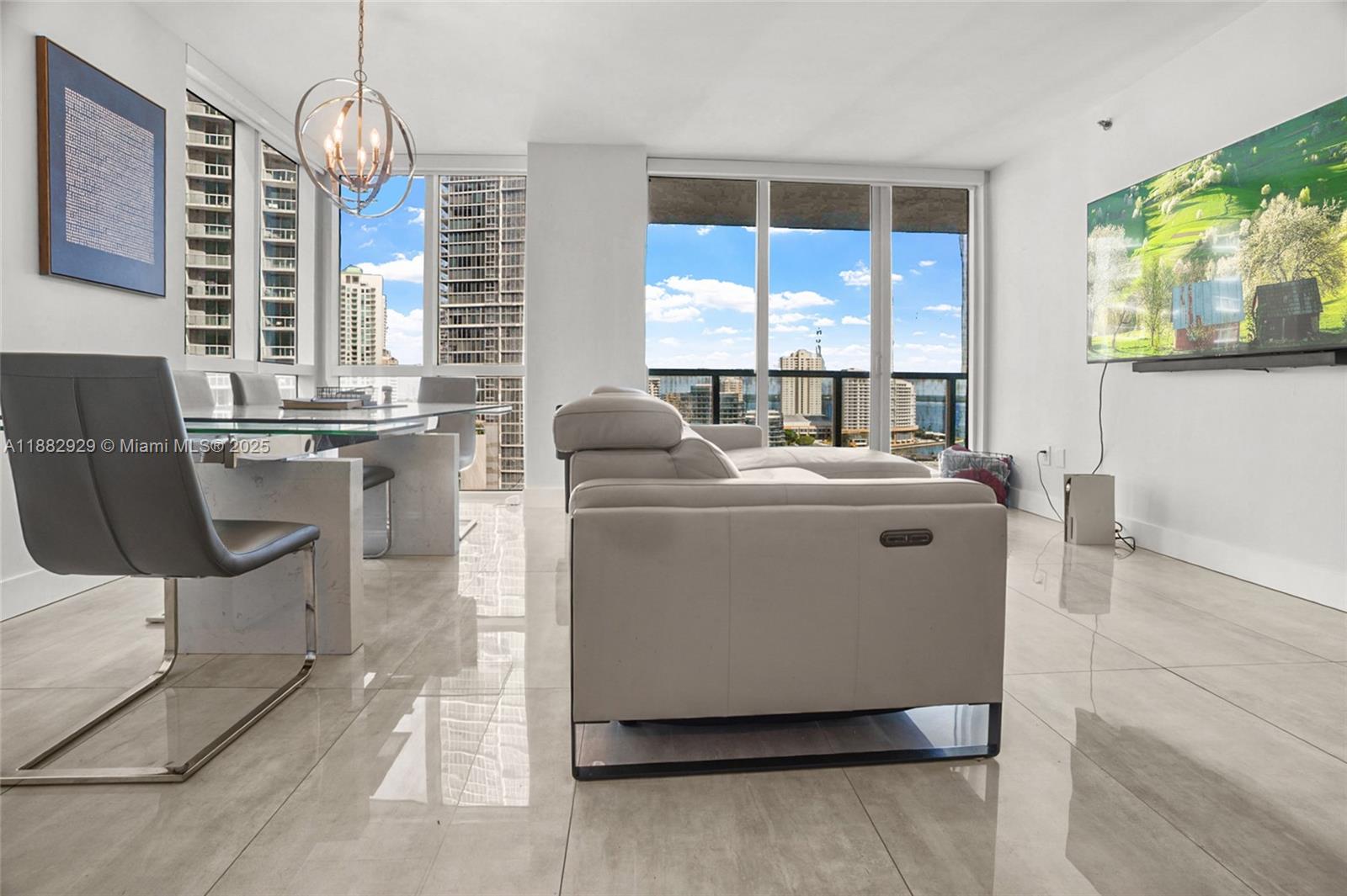 500 Brickell Ave # 1701