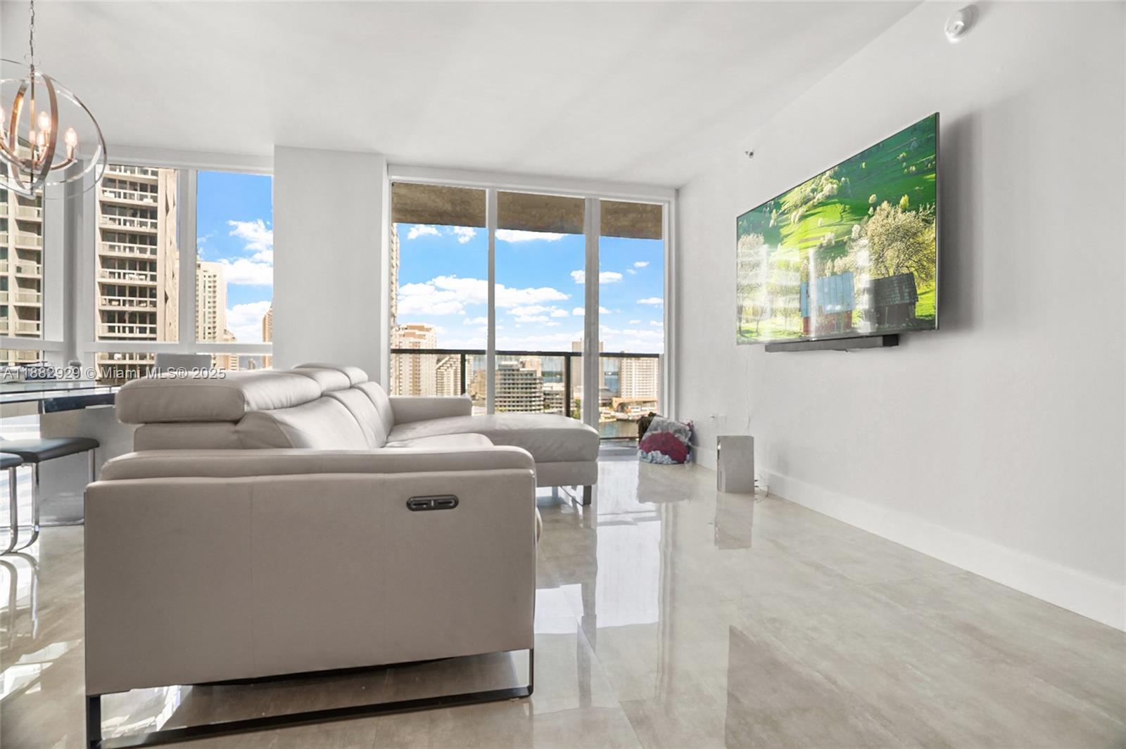 500 Brickell Ave # 1701