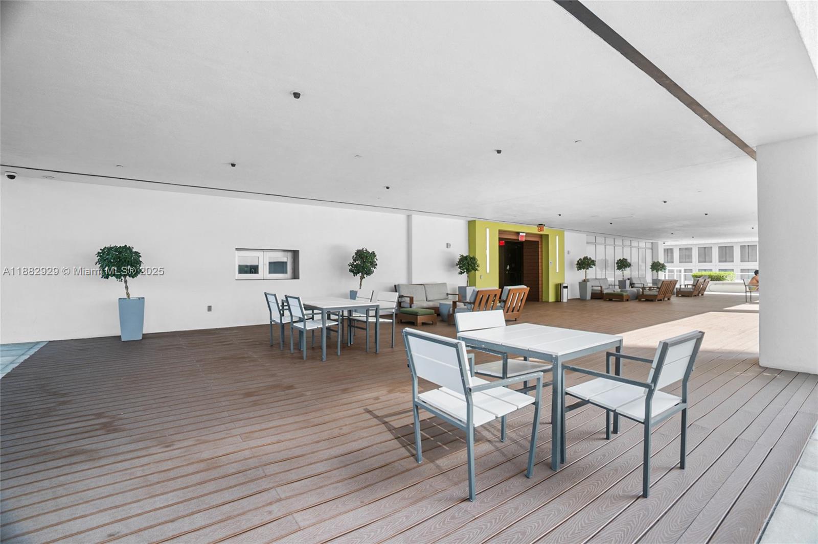 500 Brickell Ave # 1701