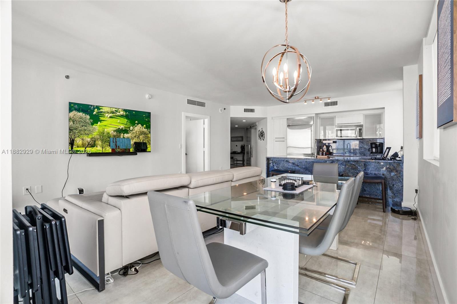 500 Brickell Ave # 1701