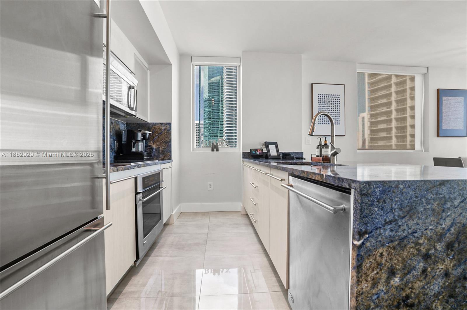 500 Brickell Ave # 1701