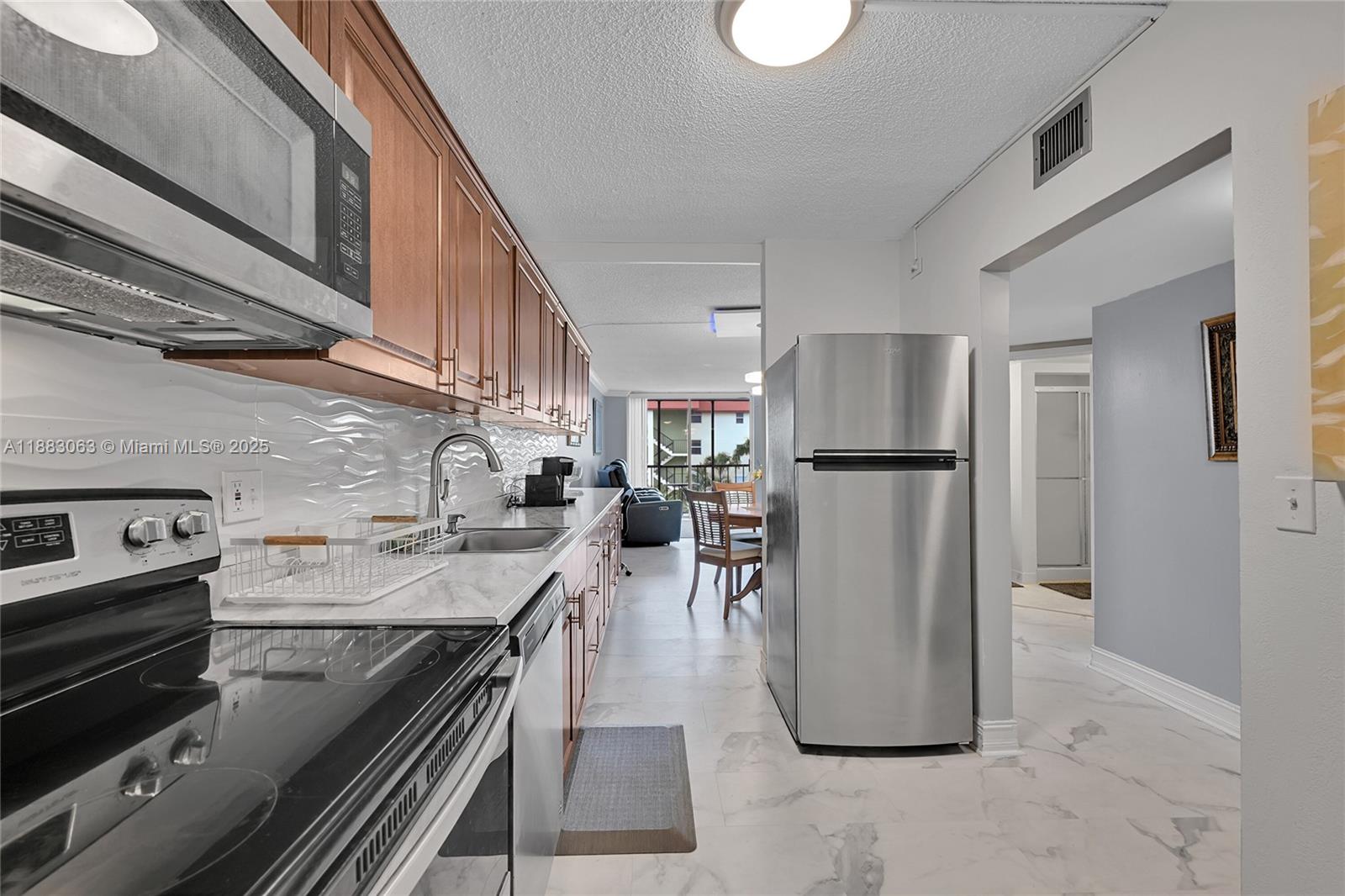 5300 NE 24th Ter # 422C