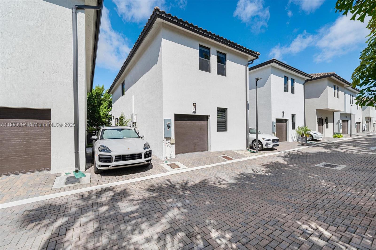 4408 NW 80th Ave