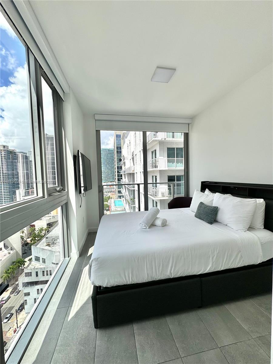 227 NE 2nd St # 2306