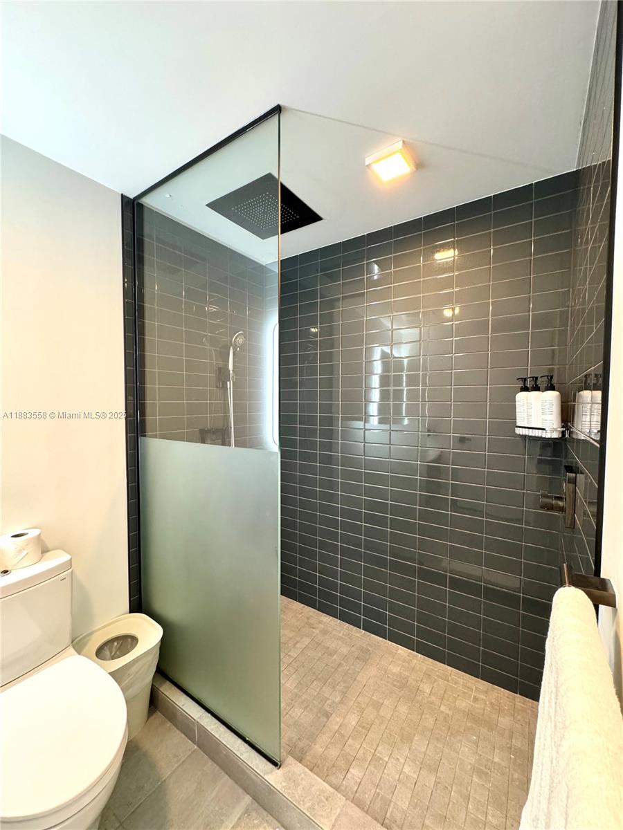 227 NE 2nd St # 2306