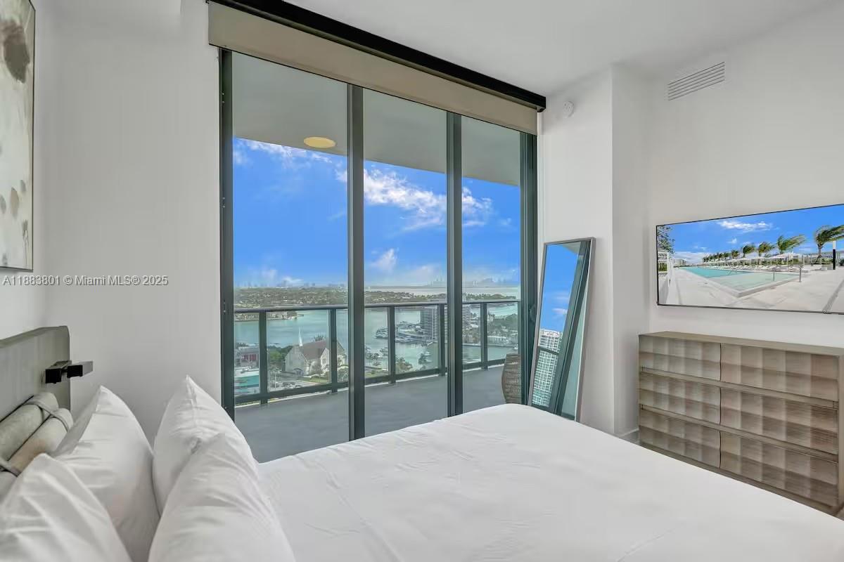 580 72 ST # 1804