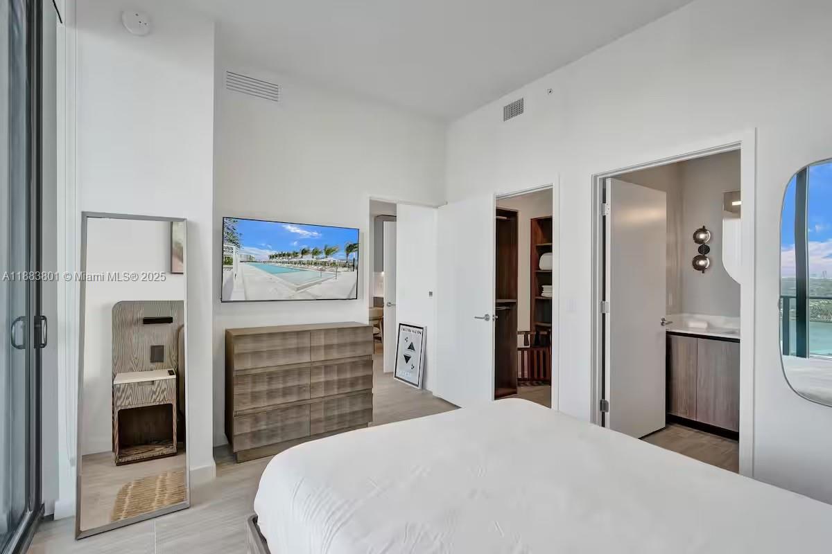 580 72 ST # 1804