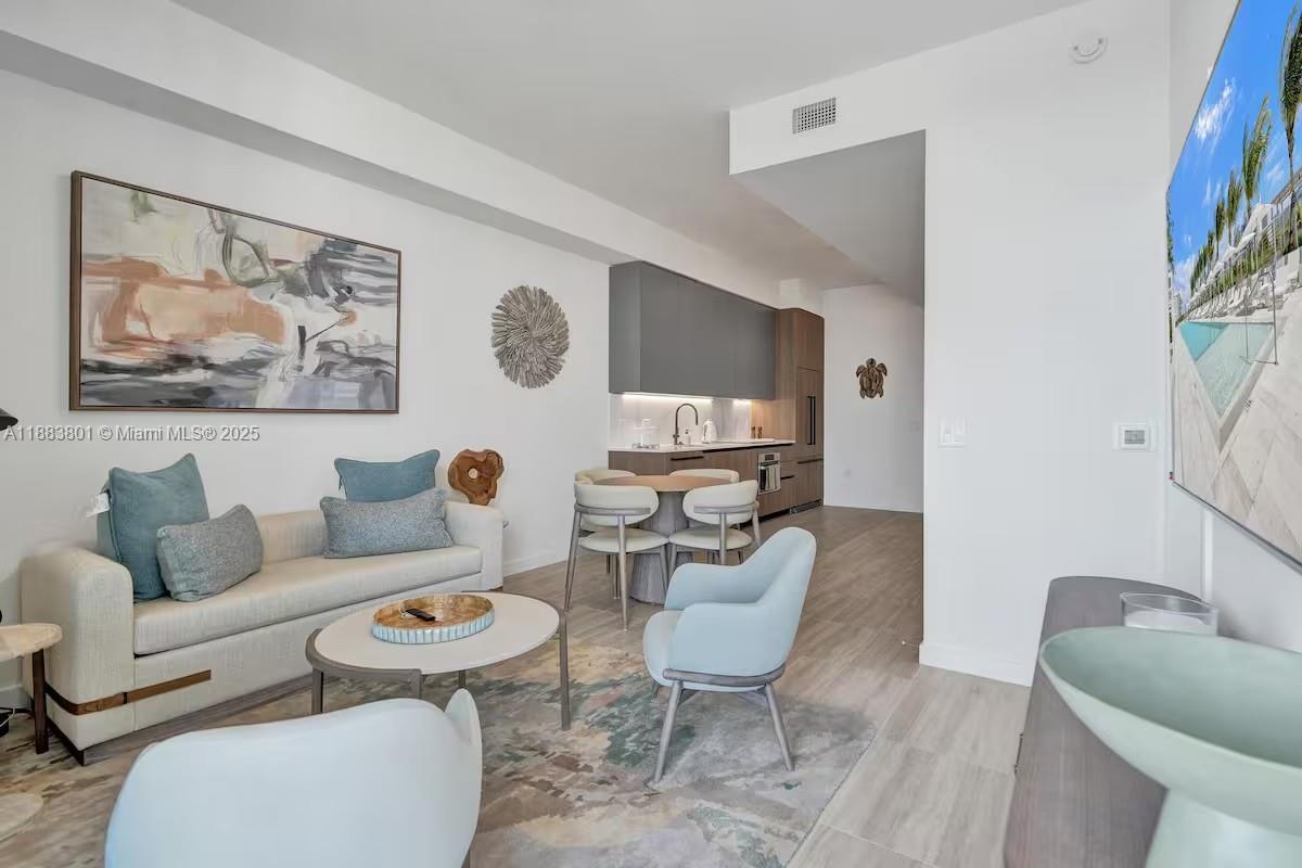 580 72 ST # 1804