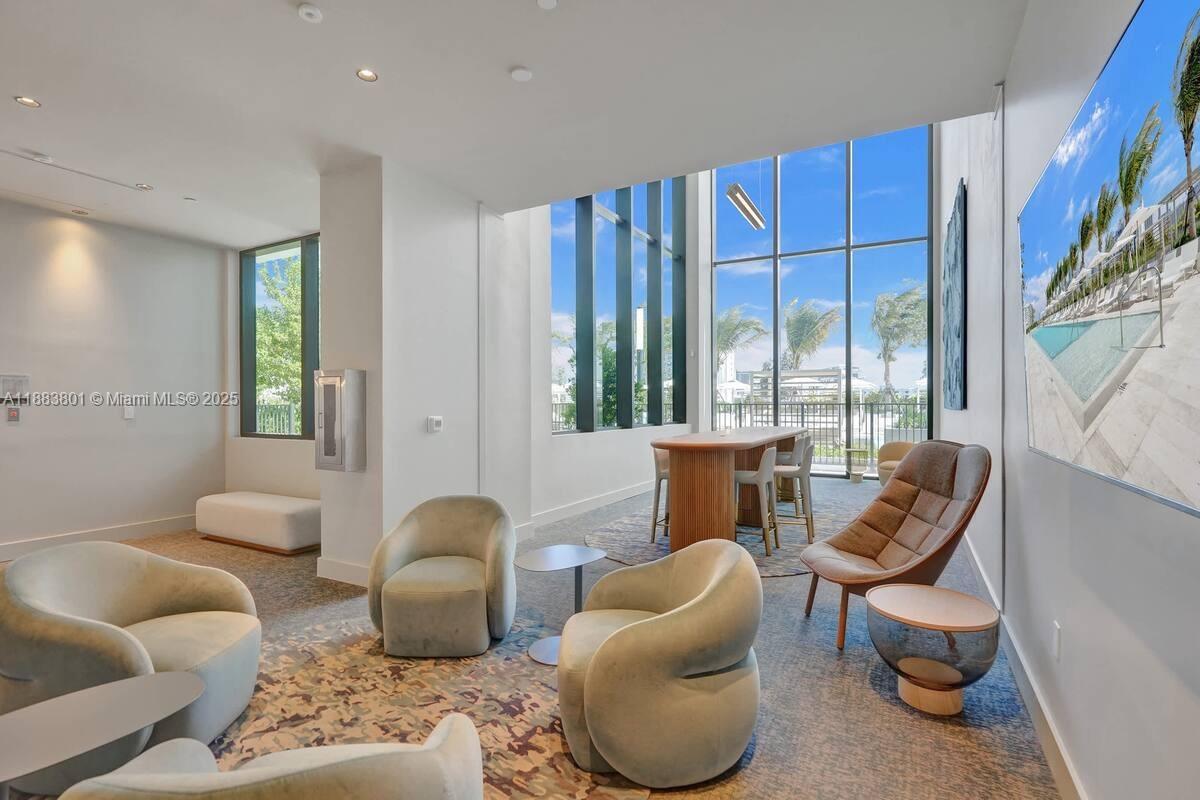 580 72 ST # 1804