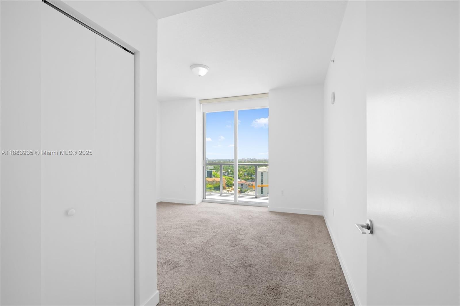 79 SW 12th St Unit: 2512-S