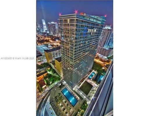 79 SW 12th St Unit: 2512-S