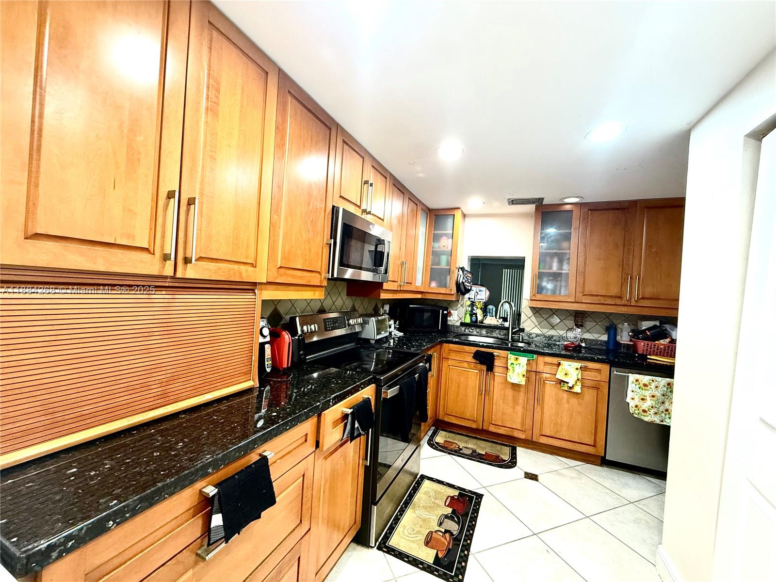 3660 NE 166th St Unit: 101 +40' Deeded Dock