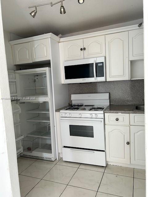 107 SW 18th Ct # 10