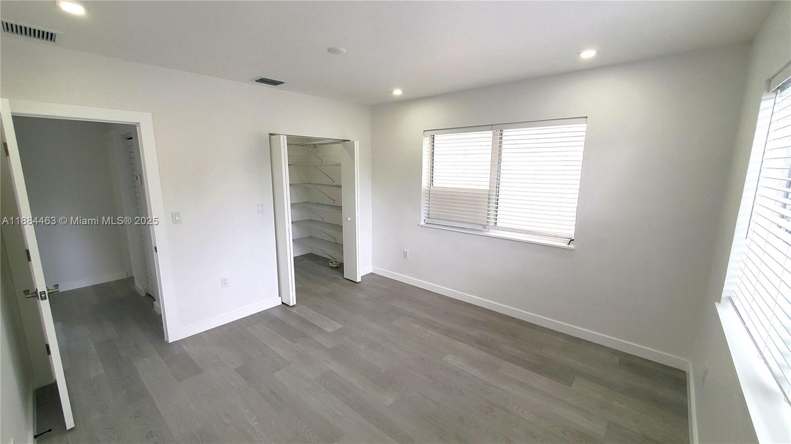 215 Zamora Ave # 10